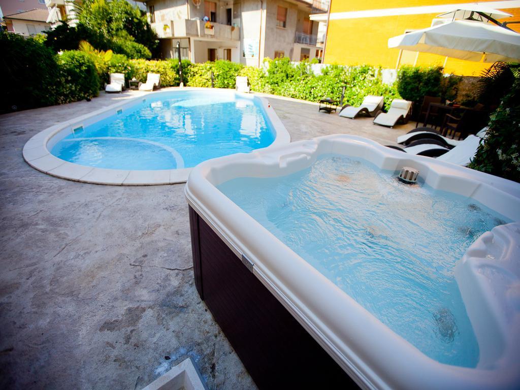 Residence La Guirita Tortoreto Ngoại thất bức ảnh